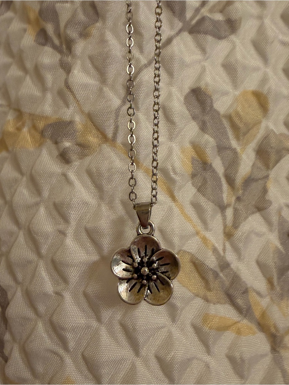 EFFY Silver Tone Flower Blossom Pendant Necklace NWT